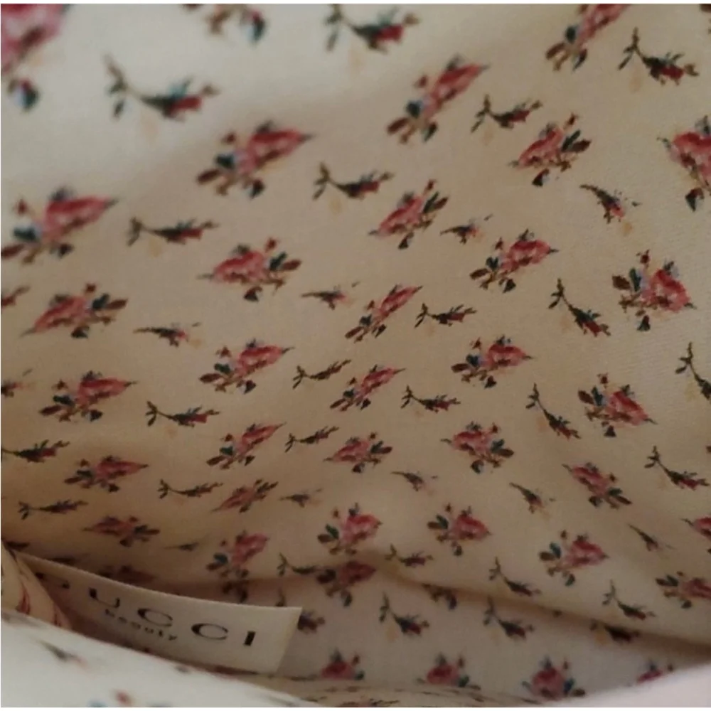 GUCCI | NWOT Pink Floral Cosmetic Bag One Size